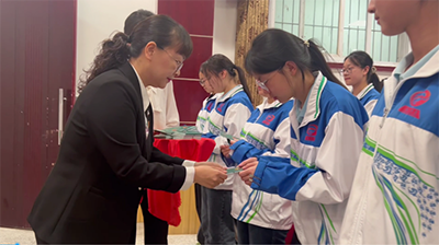 南充龙门中学举行2024年五四青年节表扬大会暨新团员入团仪式669.png
